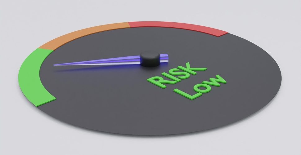 Индикатор за риск с ниска стойност, цветно обозначение за бързо оценяване на рисковете.